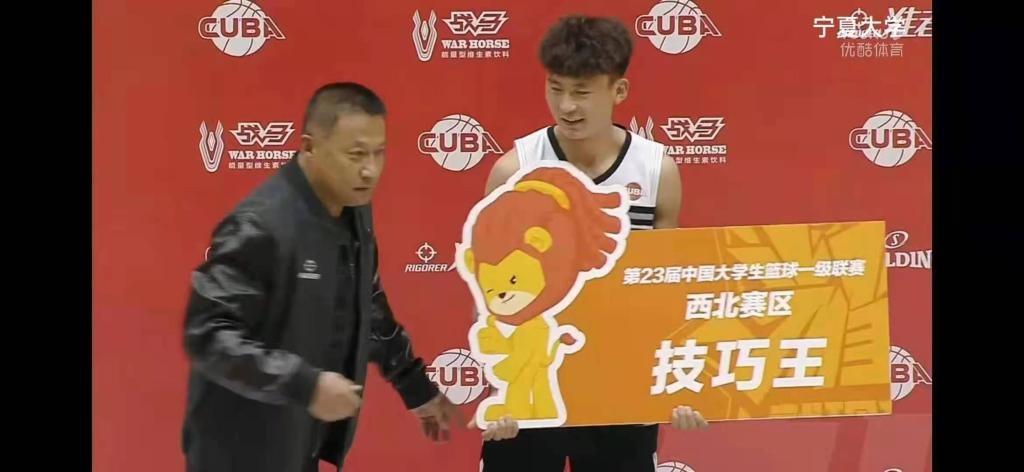 beat365官网体育学院运动训练专业李文强同学获得第23届中国大学生篮球一级联赛西北赛区“技巧王”称号