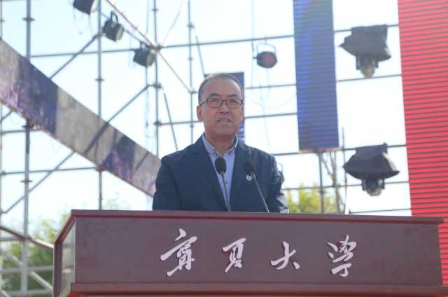 校友代表.JPG